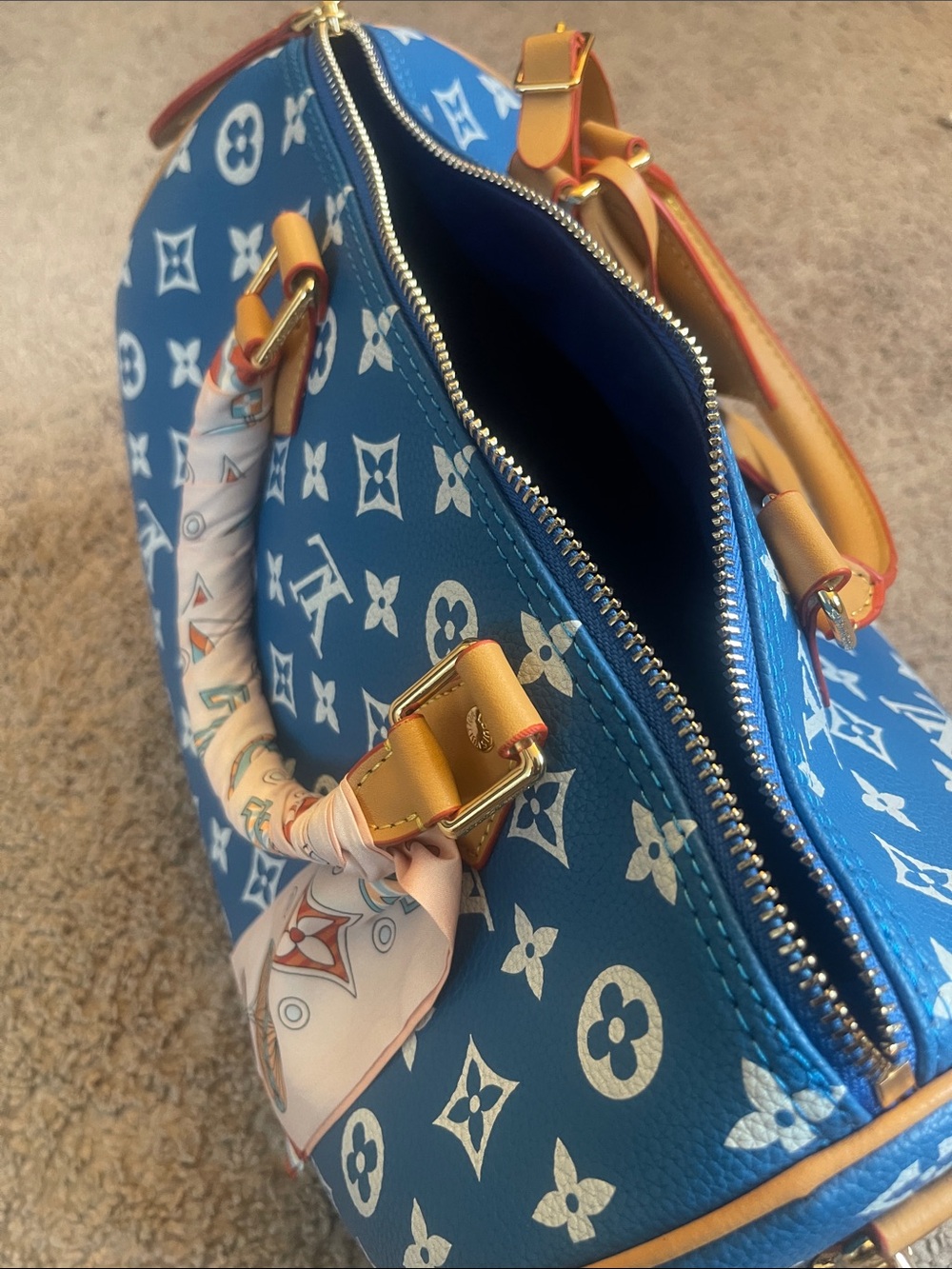 30CM Blue/White Speedy W/ Matching Coin Pouch & Twilly 💙🤍 - Picture 9 of 10